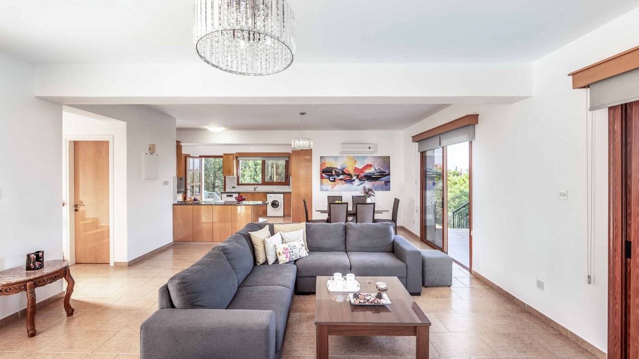 Photo of Livingroom in Latchi