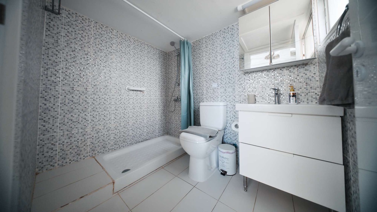 Photo of Bathroom in Skala