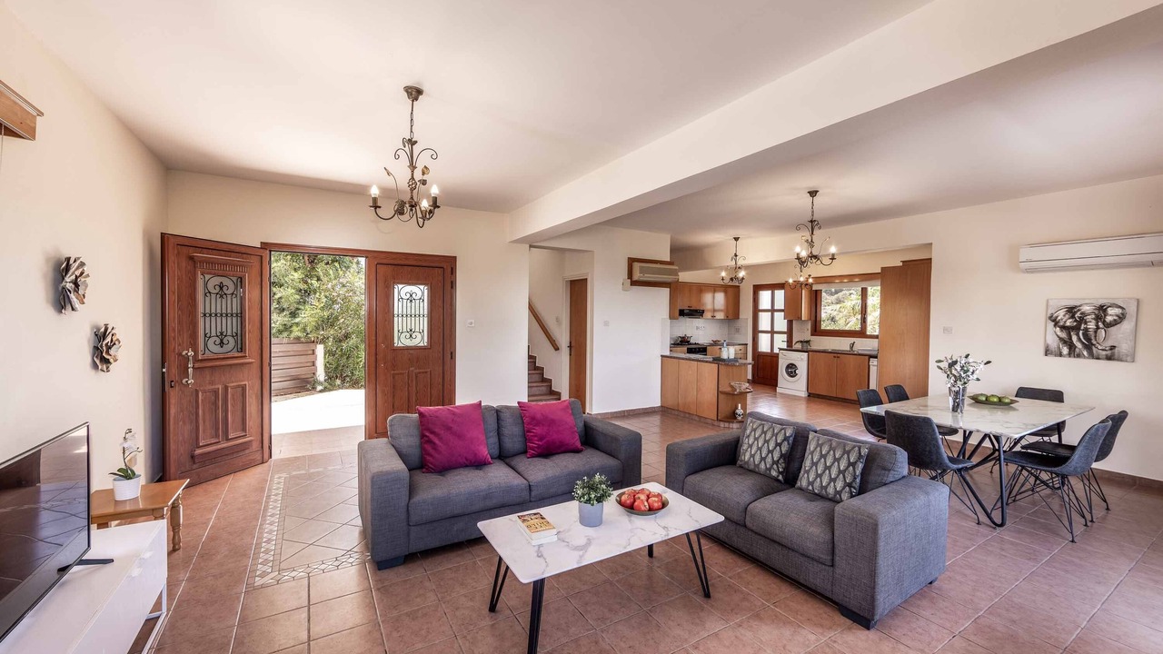 Photo of Livingroom in Latchi