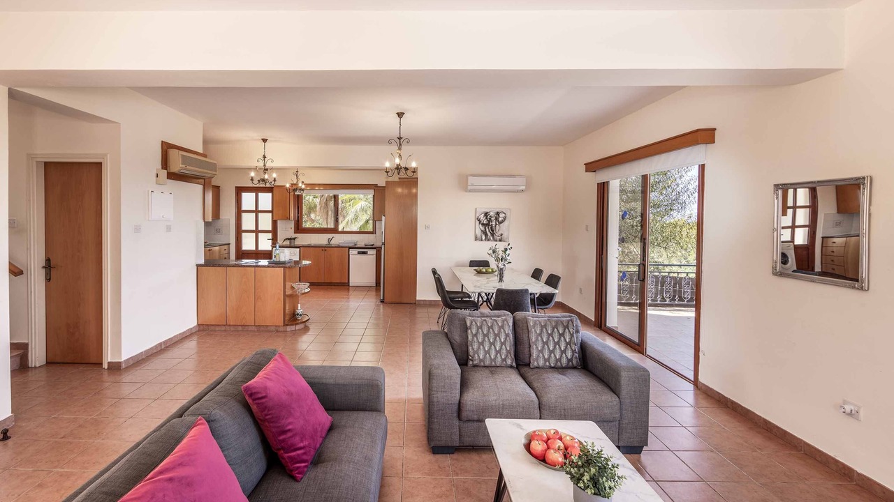 Photo of Livingroom in Latchi