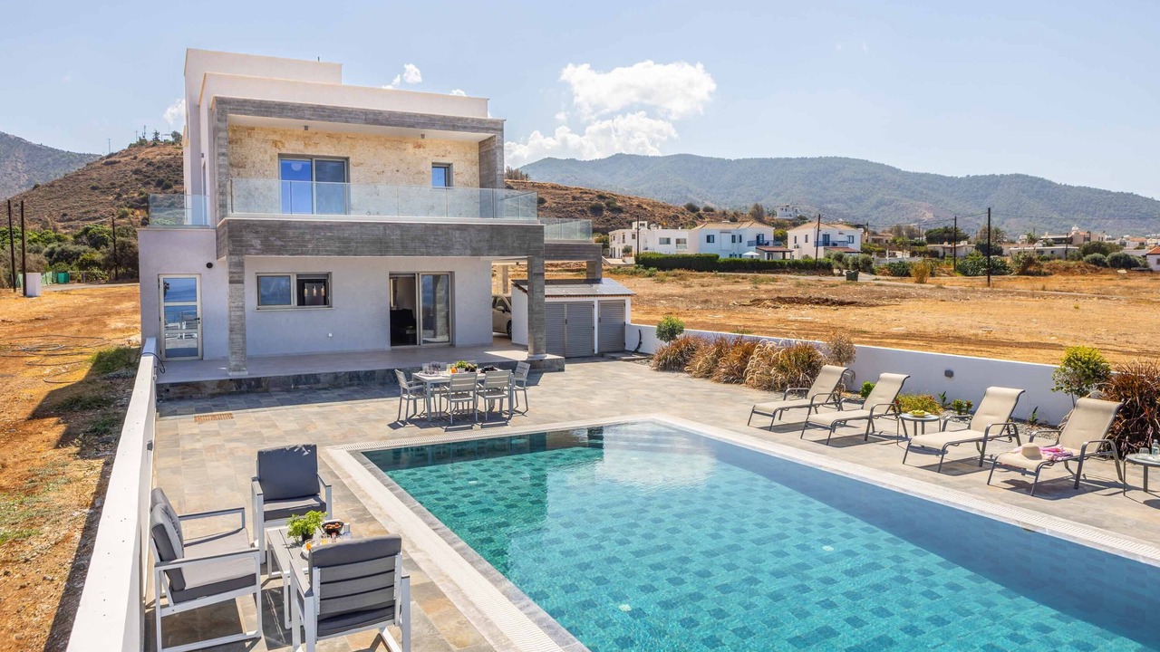 Photo of Outdoor in Pomos