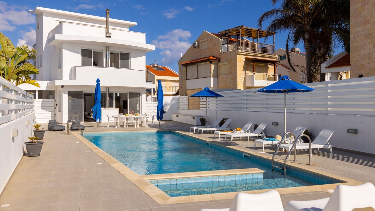 Photo of Outdoor in Pervolia