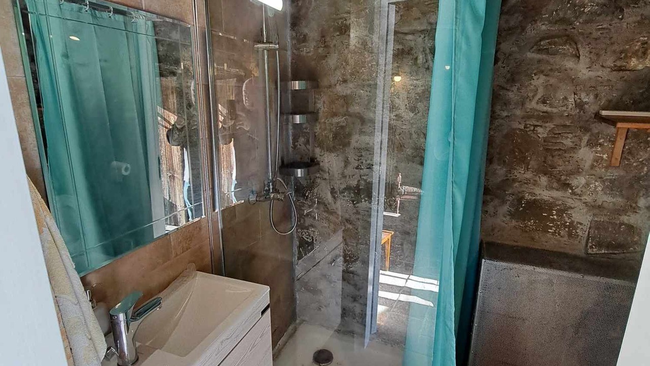 Photo of Bathroom in Askas
