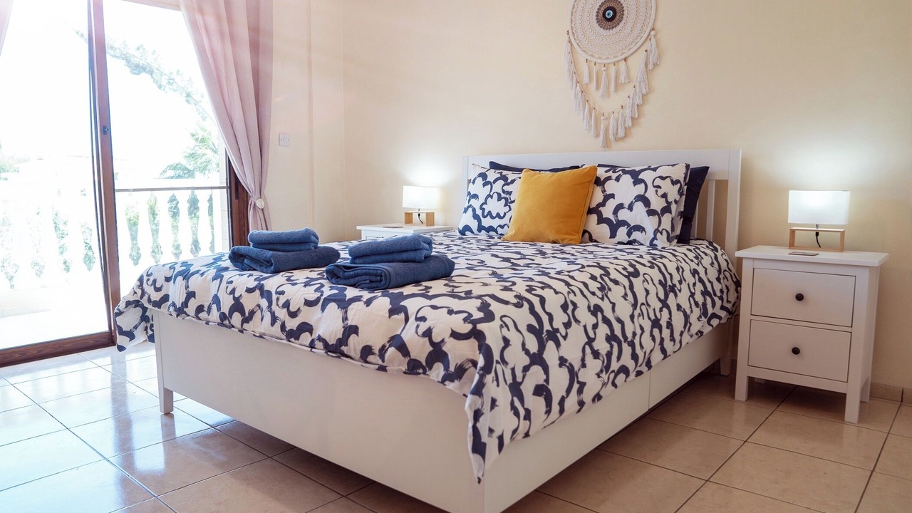 Photo of Bedroom in Peyia Town