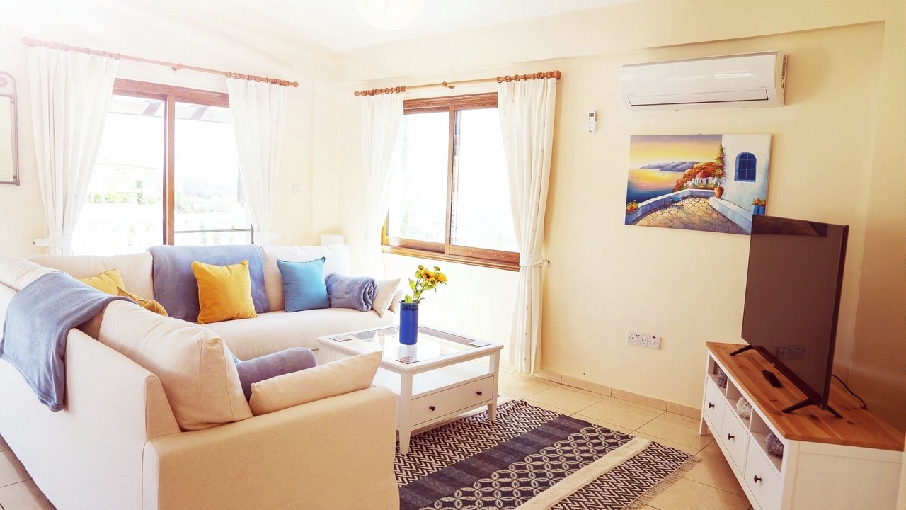 Photo of Livingroom in Peyia Town