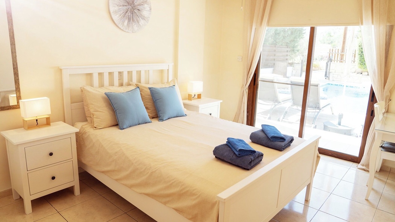 Photo of Bedroom in Peyia Town