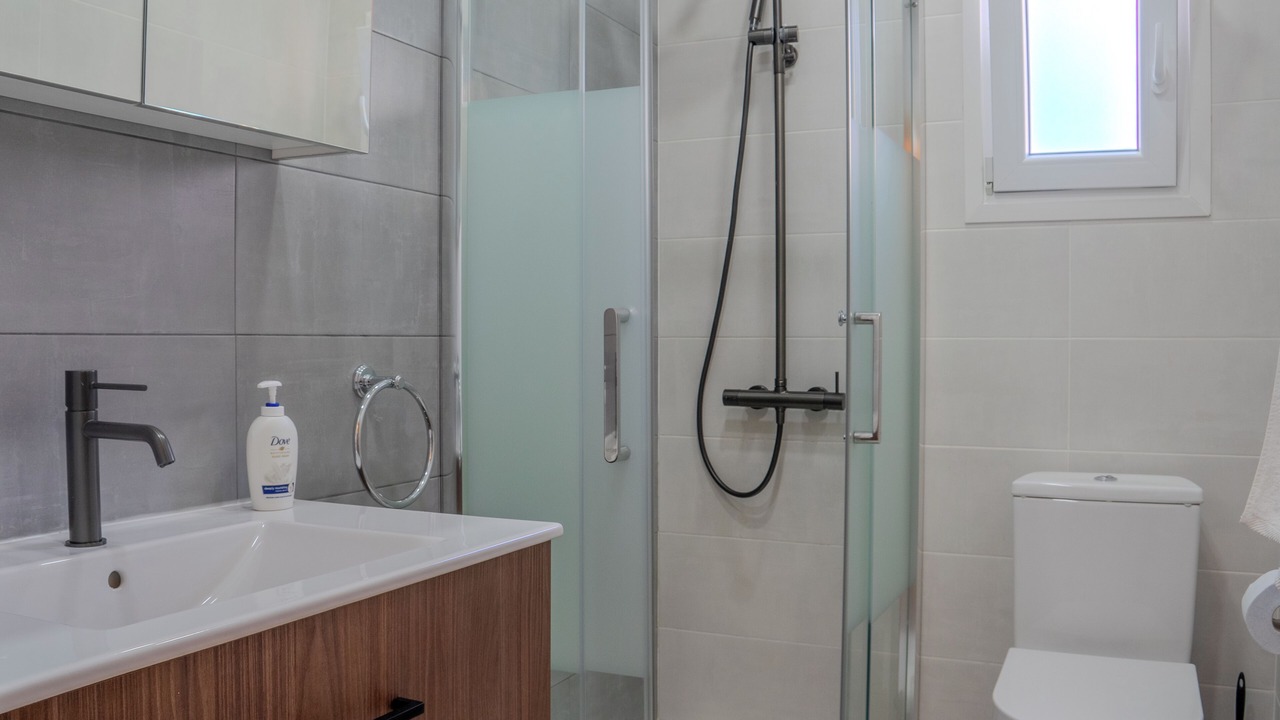 Photo of Bathroom in Neapolis