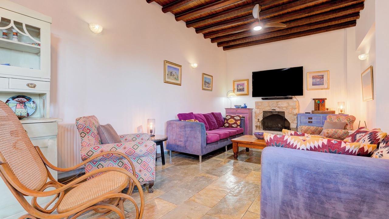 Photo of Livingroom in Tala