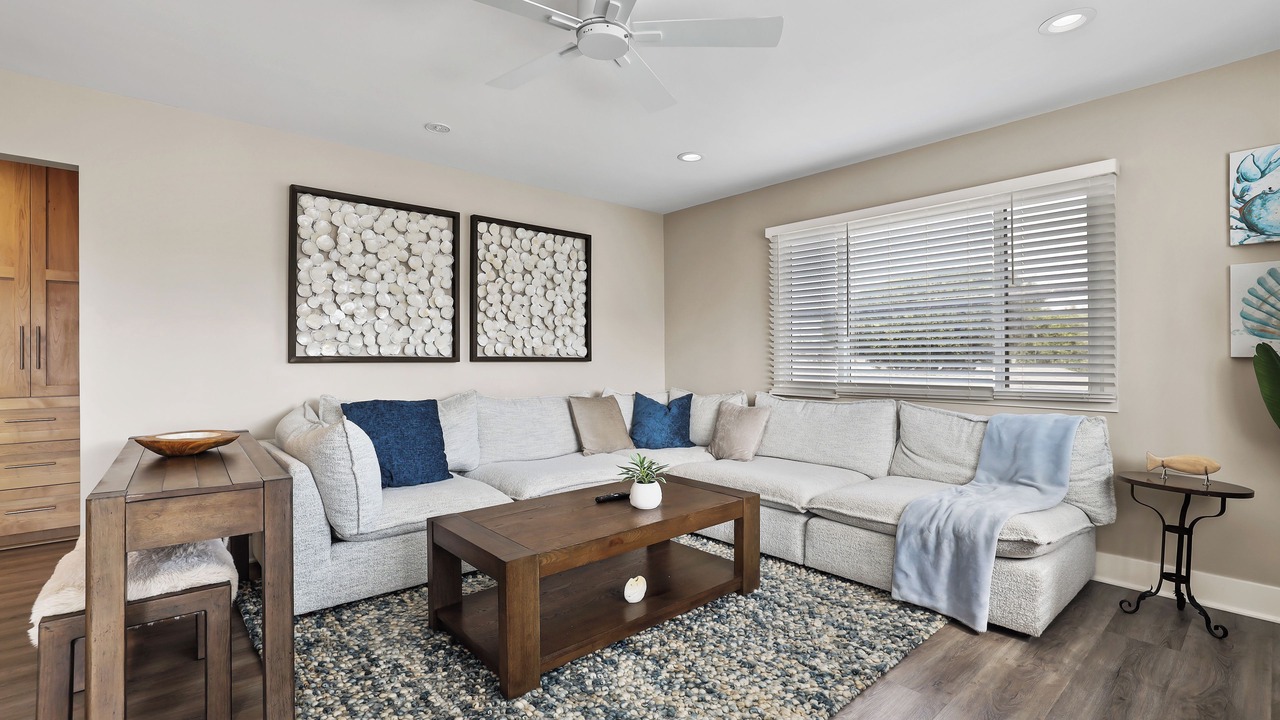 Photo of Livingroom in Old Towne