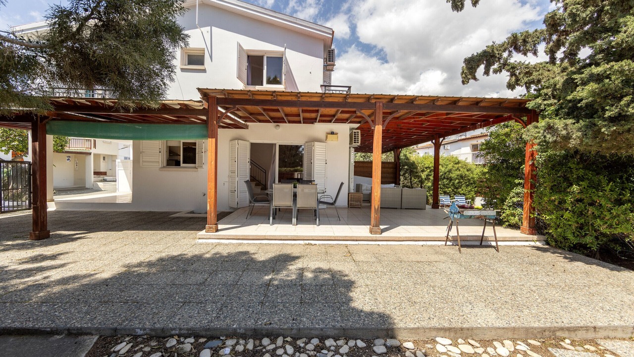 Photo of Outdoor in Pervolia