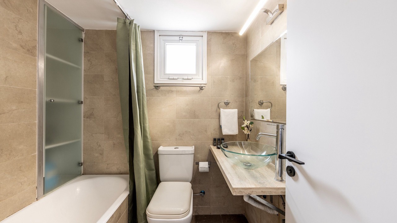 Photo of Bathroom in Pervolia