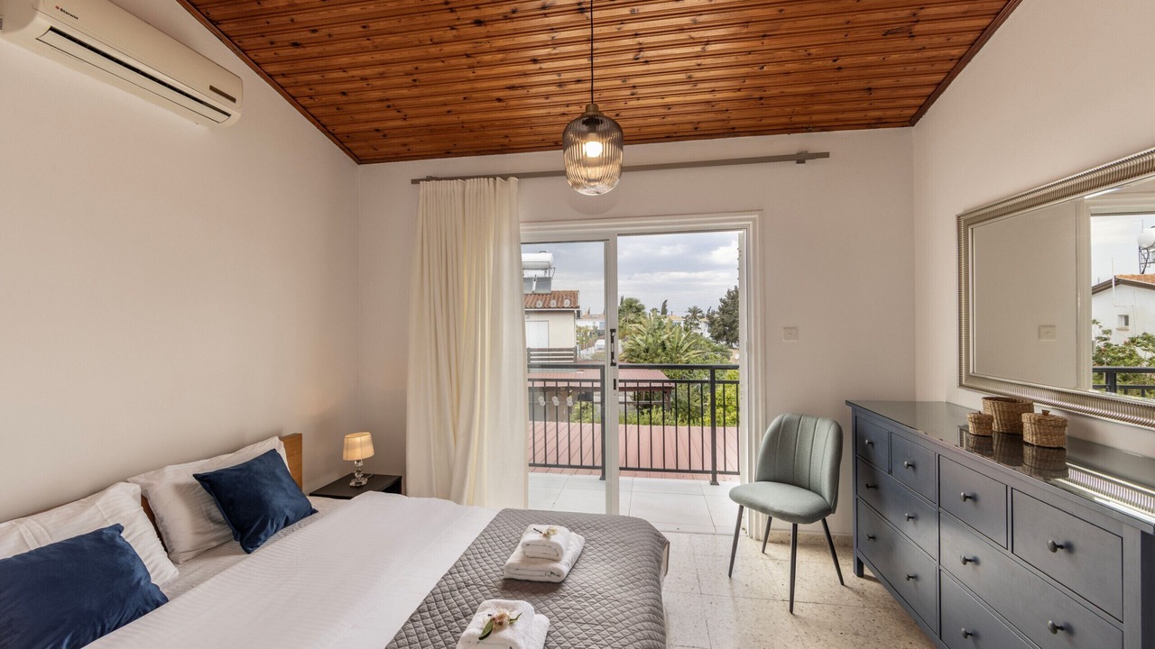Photo of Bedroom in Pervolia