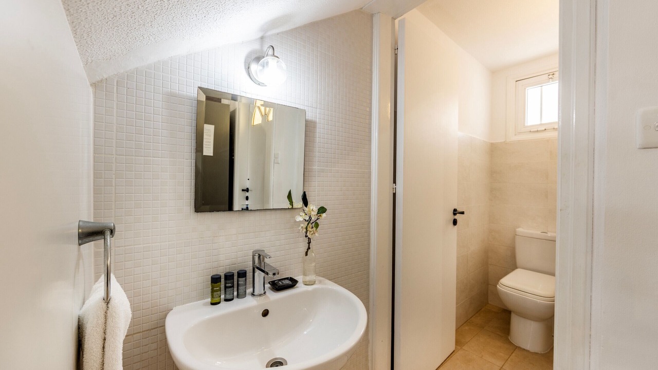 Photo of Bathroom in Pervolia