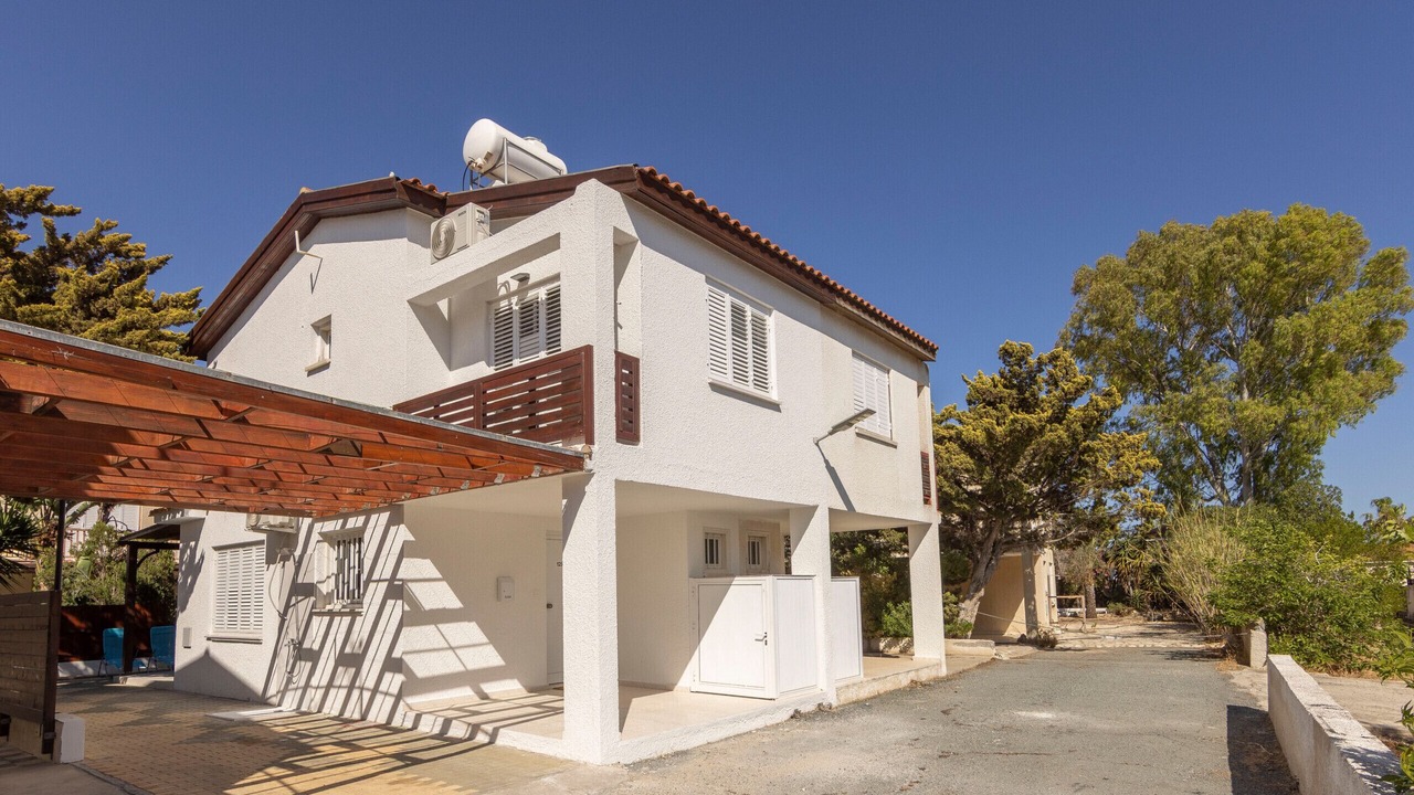 Photo of Outdoor in Pervolia