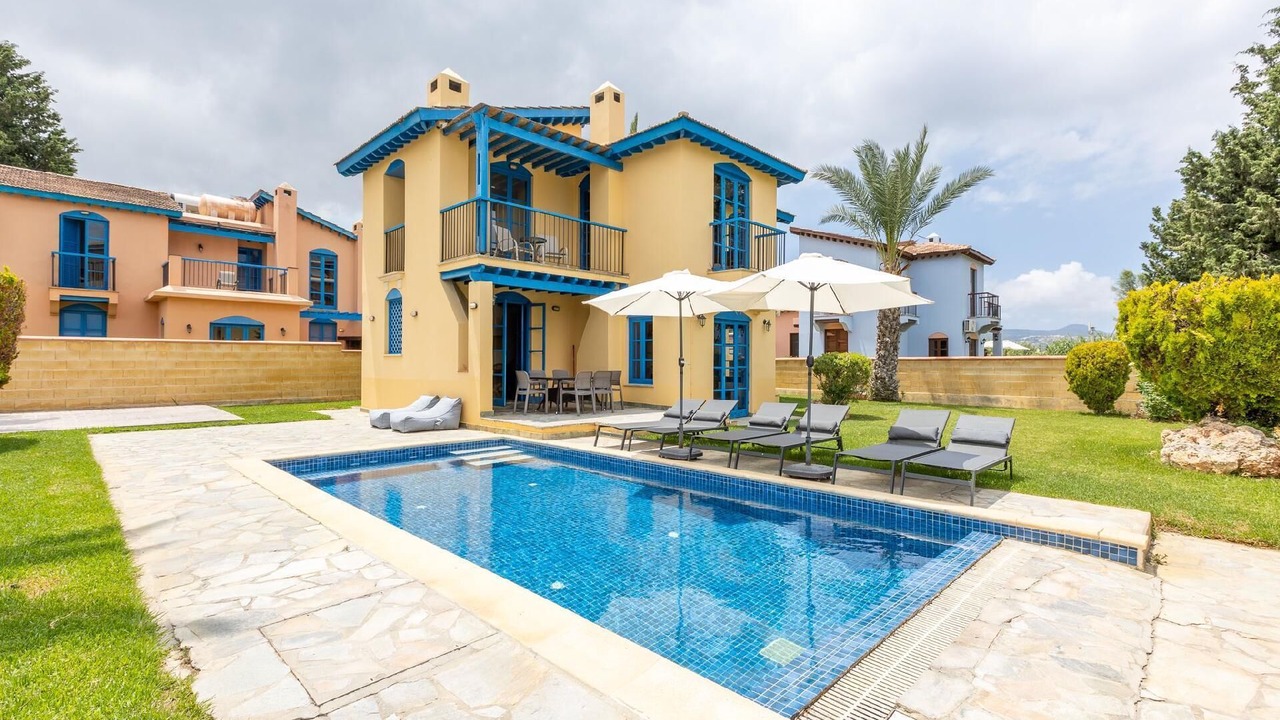 Photo of Outdoor in Polis