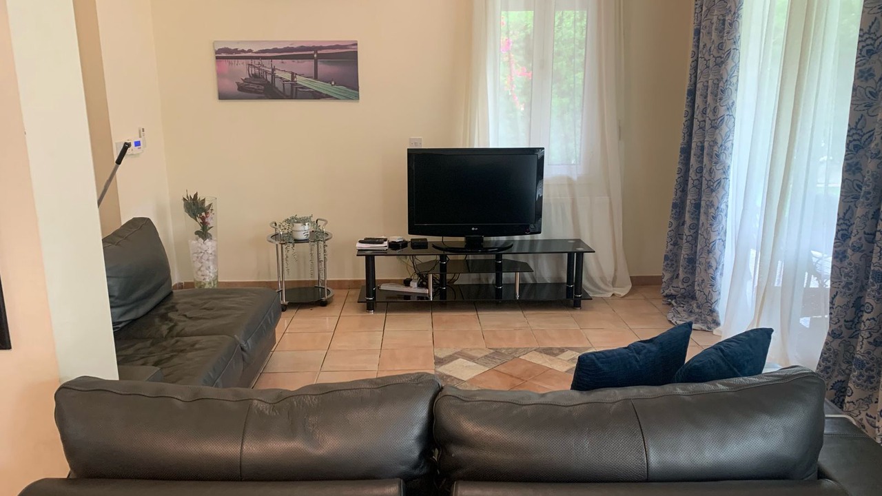 Photo of Livingroom in Meneou
