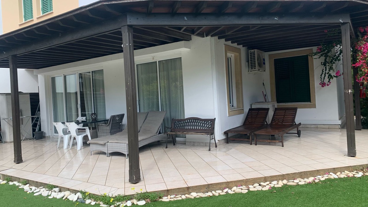 Photo of Patio Balcony in Meneou