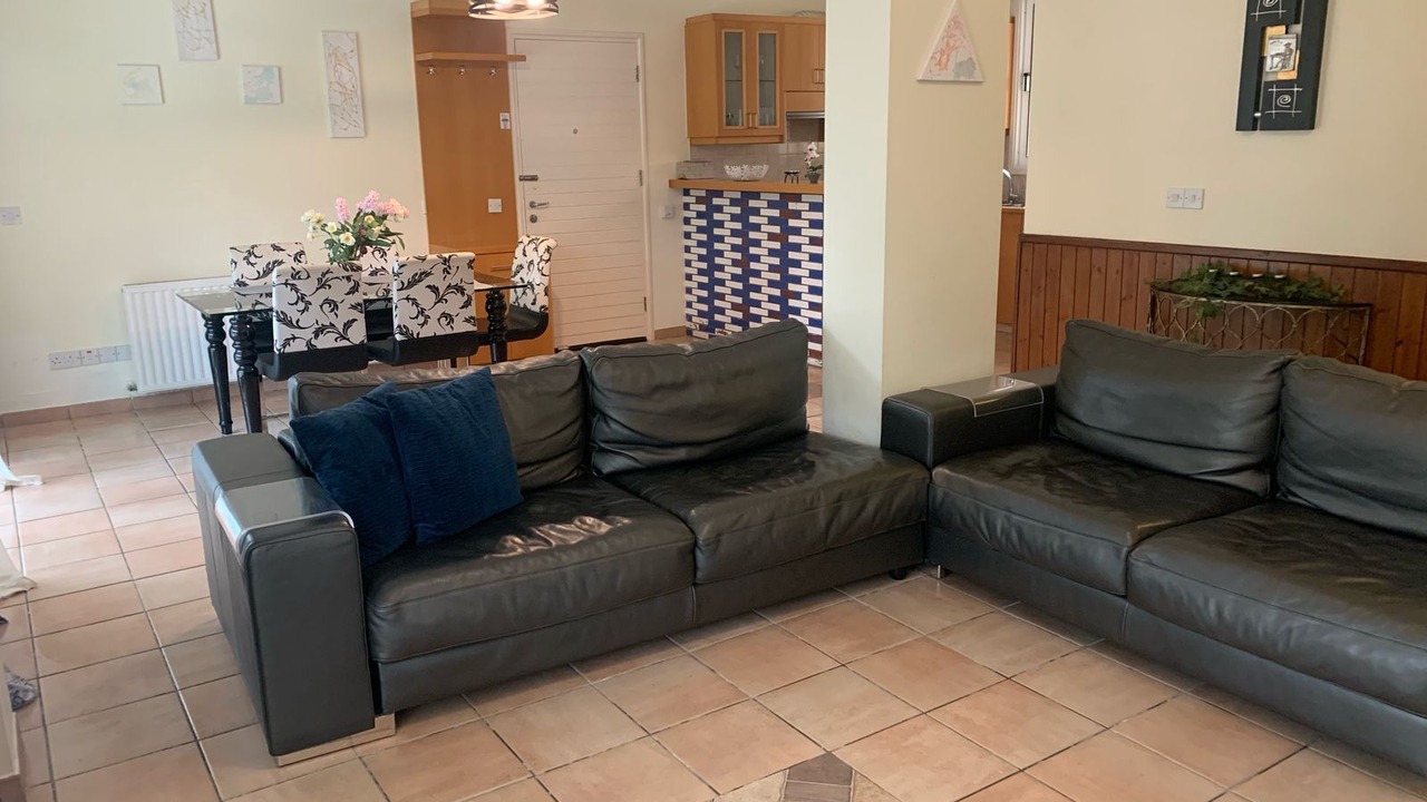 Photo of Livingroom in Meneou