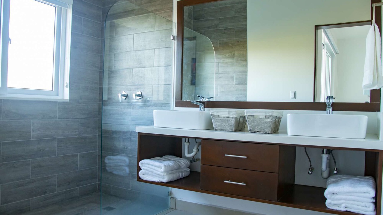 Photo of Bathroom in Pacific Marlin