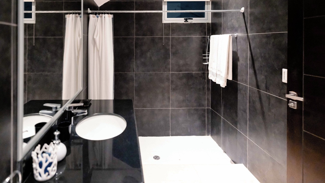 Photo of Bathroom in Pacific Marlin