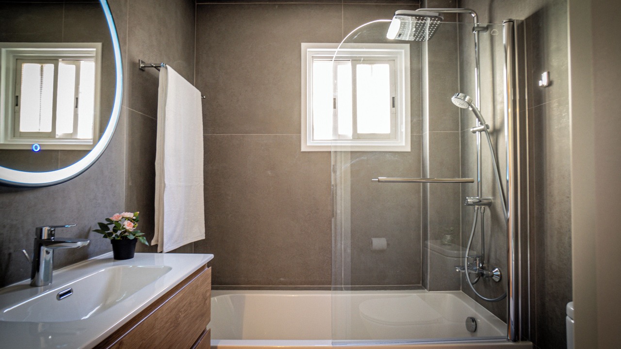 Photo of Bathroom in Neapolis