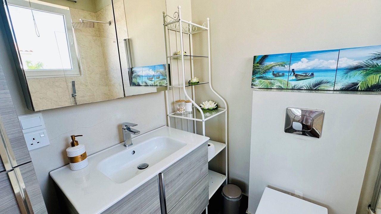 Photo of Bathroom in Pervolia
