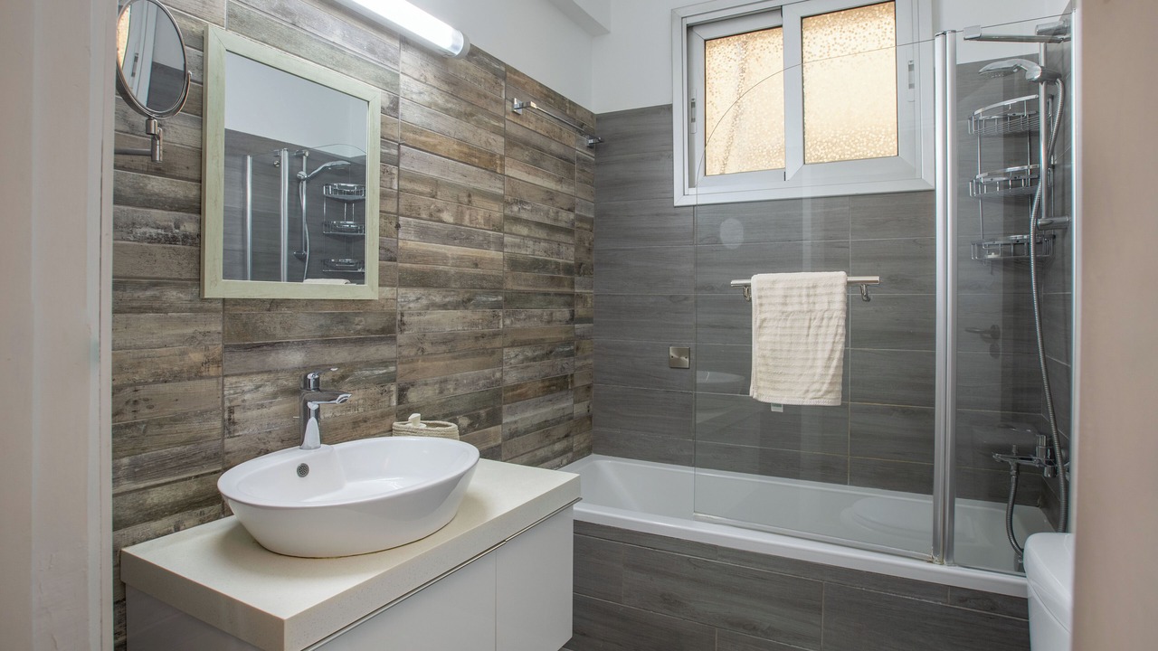 Photo of Bathroom in Neapolis