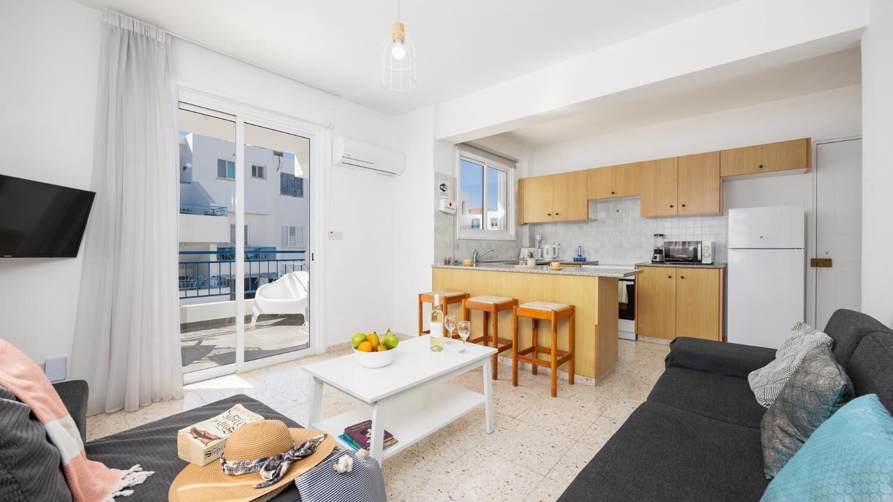 Photo of Bedroom in Latchi