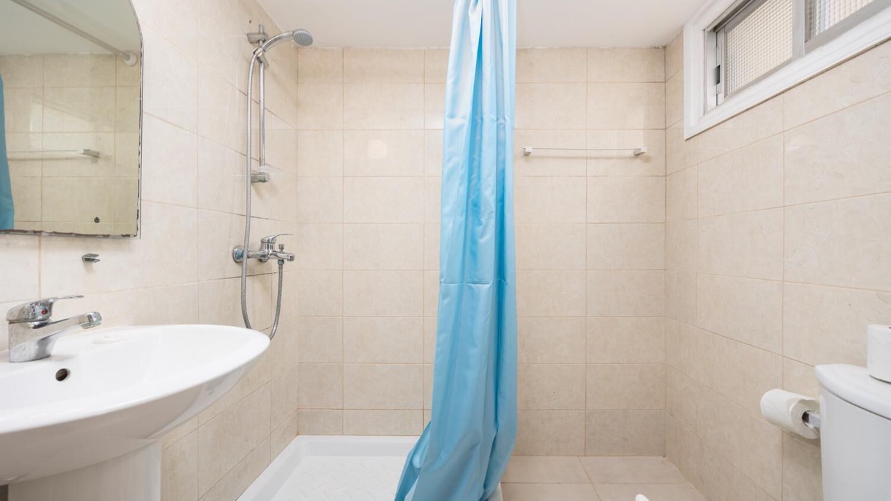 Photo of Bathroom in Latsi