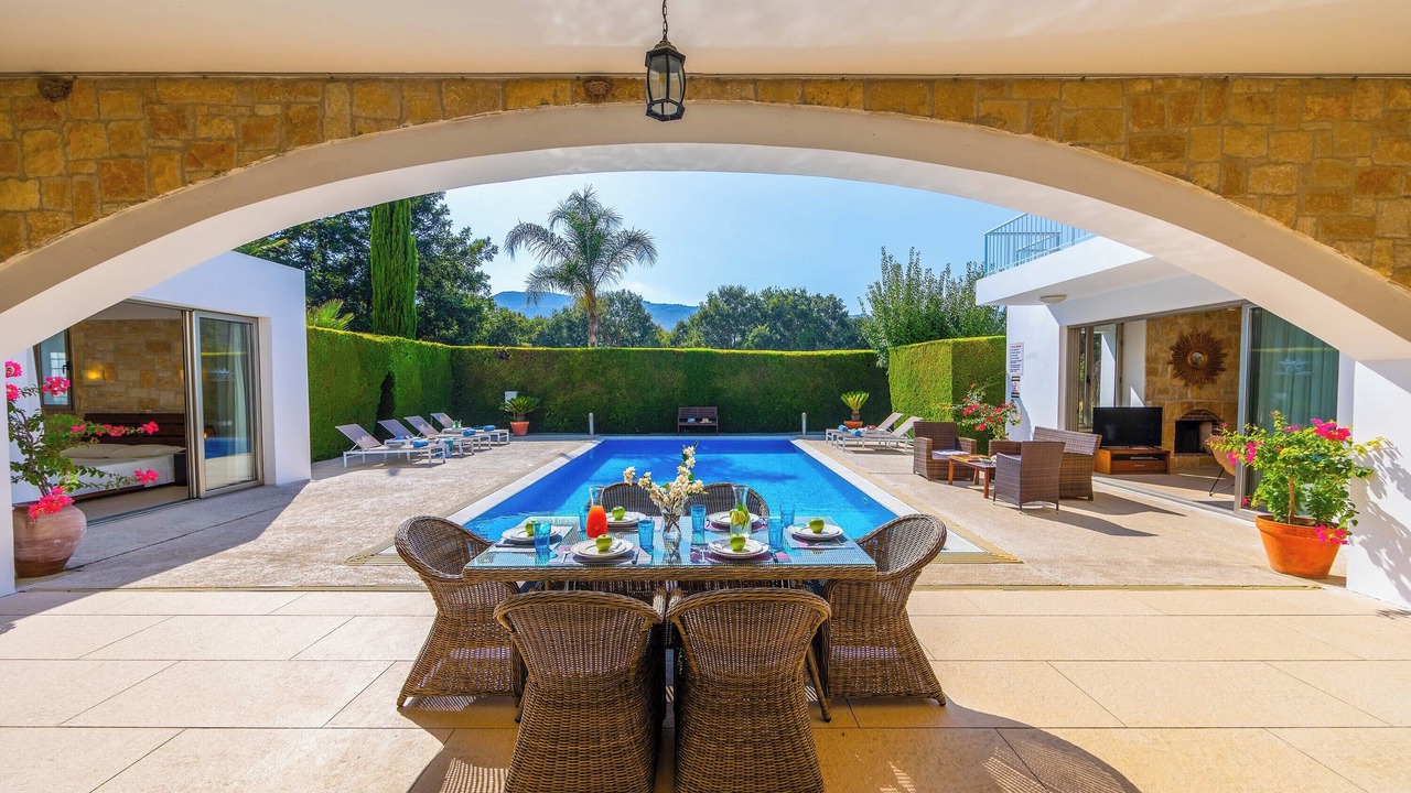 Photo of Outdoor in Giolou