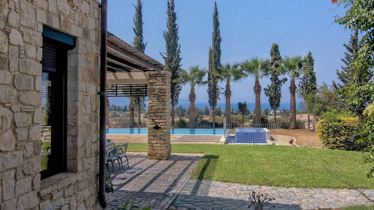 Photo of Outdoor in Polis