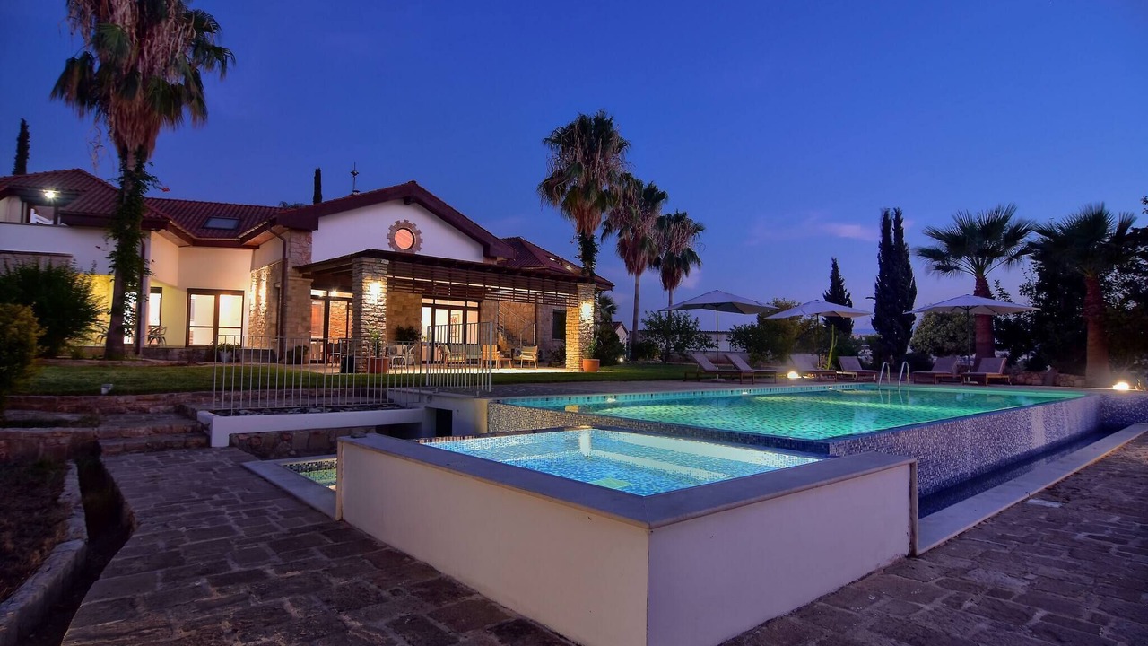 Photo of Outdoor in Polis