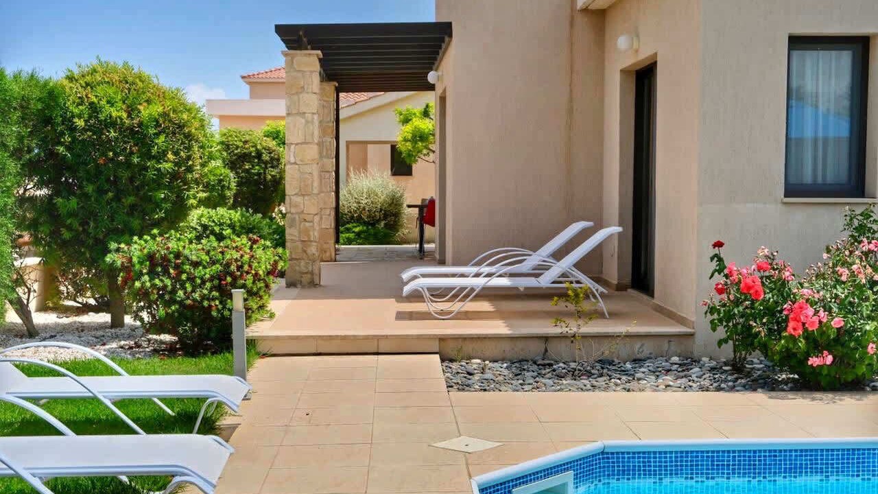 Photo of Outdoor in Latsi
