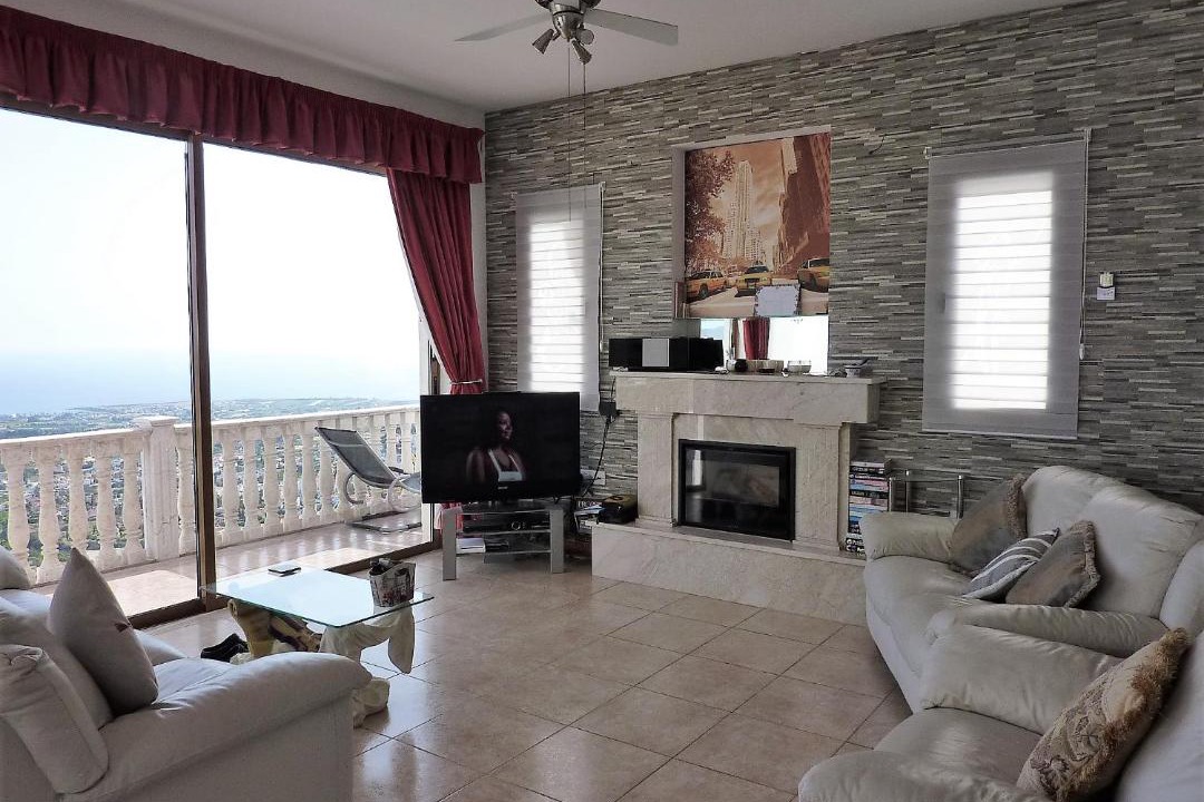 Photo of Livingroom in Peyia Town