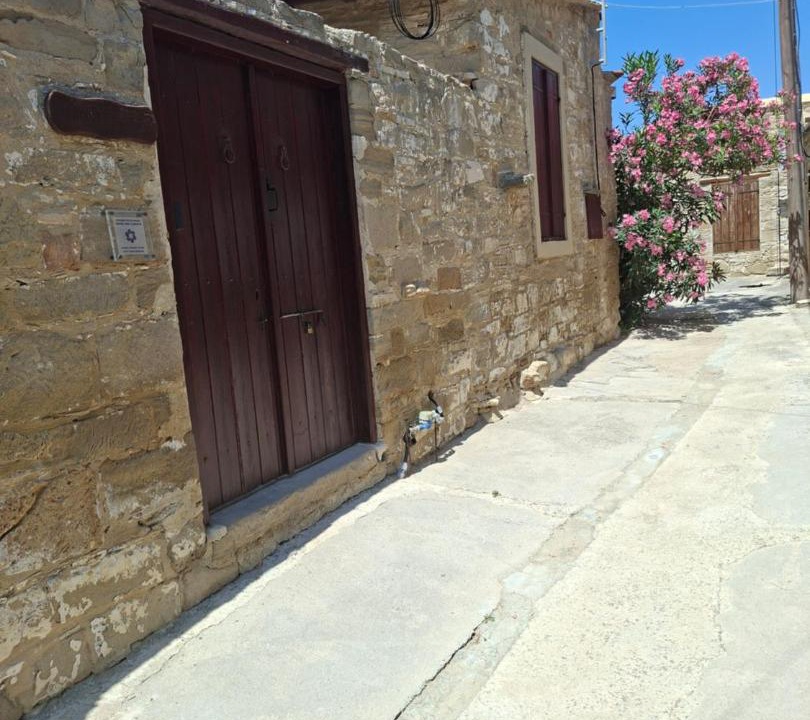 Photo of Others in Tochni