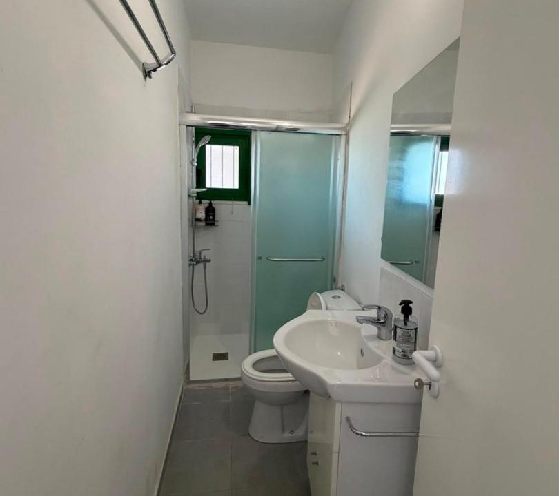 Photo of Bathroom in Politiko