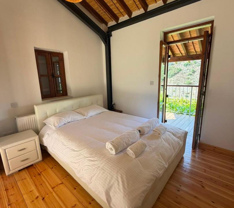 Photo of Bedroom in Politiko