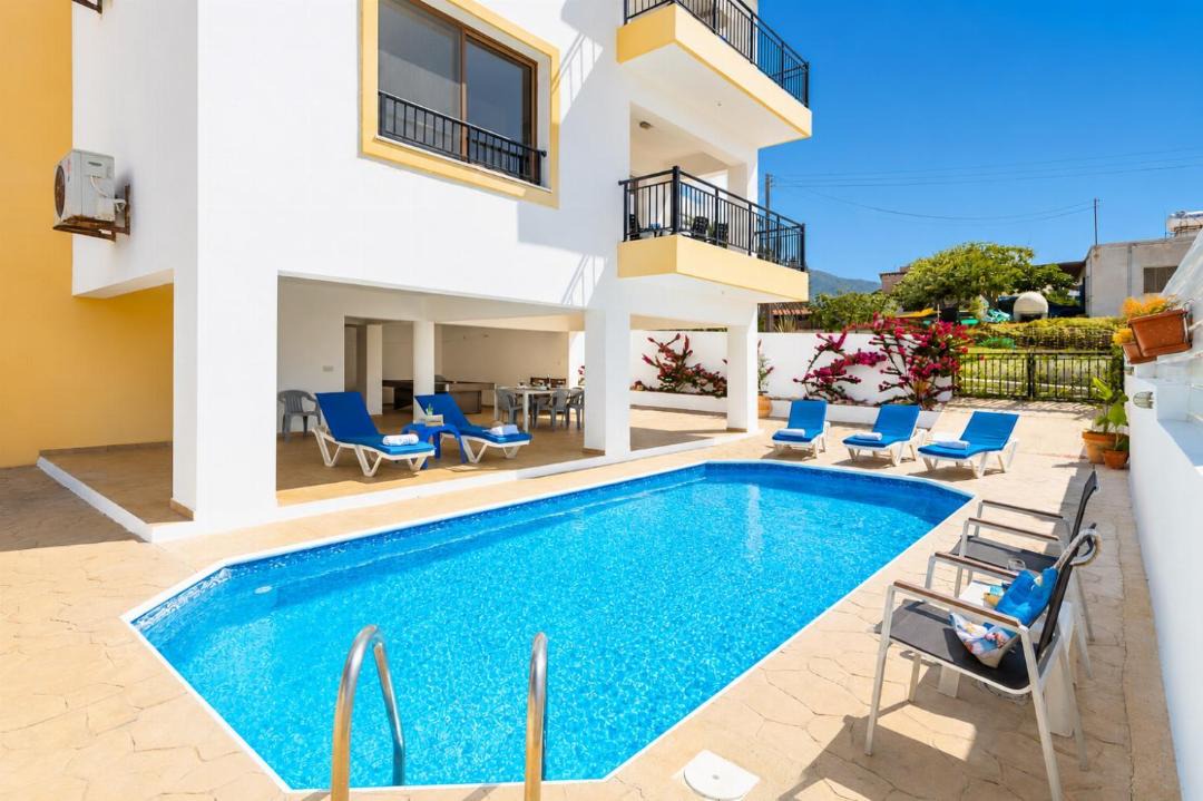 Photo of Others in Pomos