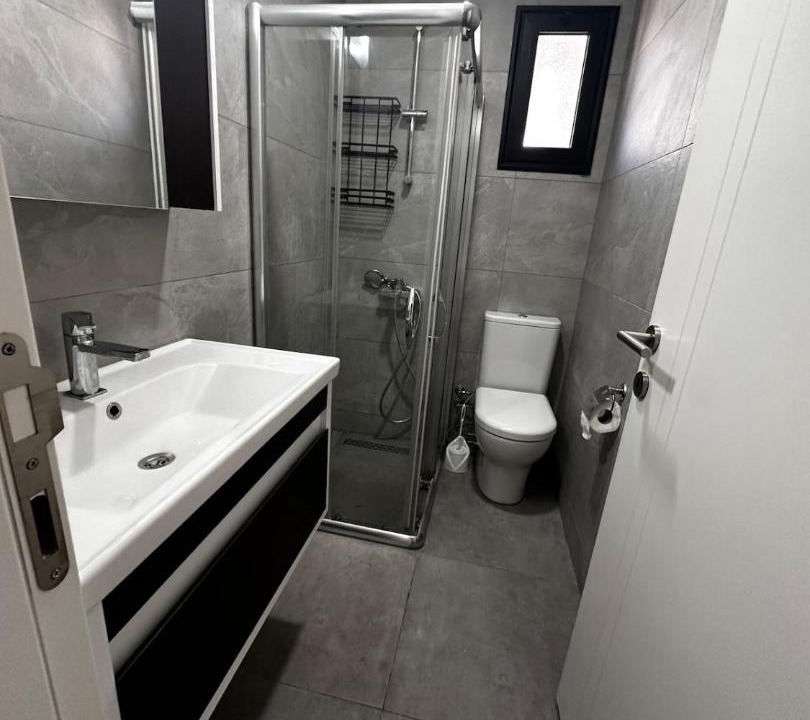 Photo of Bathroom in Politiko