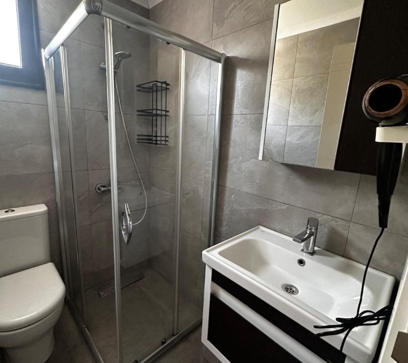 Photo of Bathroom in Politiko