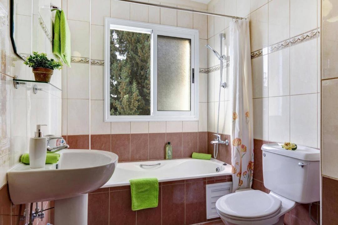 Photo of Bathroom in Peyia Town