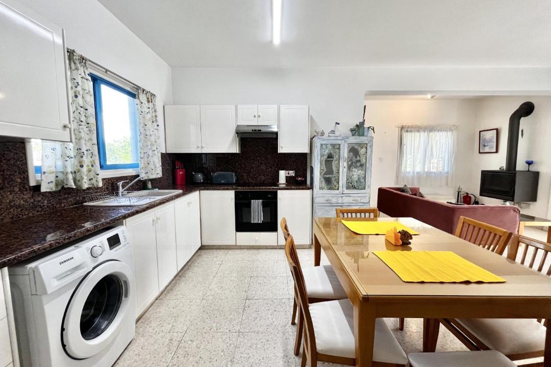 Photo of Kitchen in Pervolia