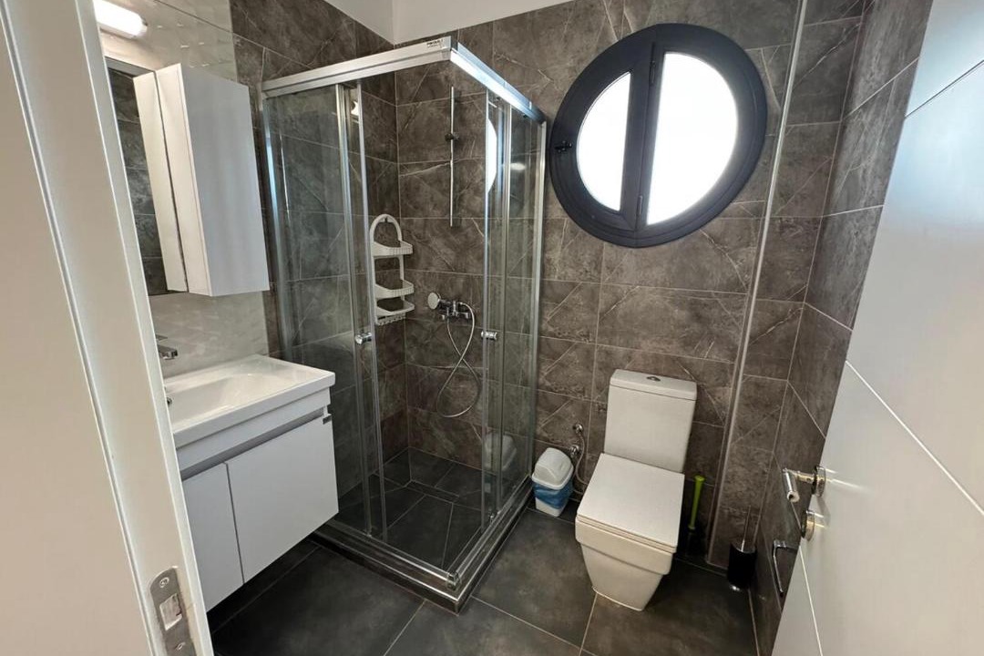 Photo of Bathroom in Politiko