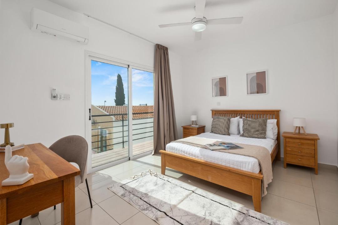 Photo of Bedroom in Peyia Town