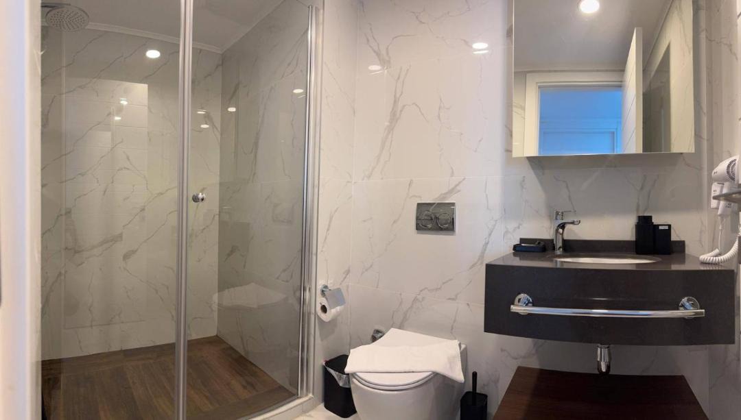 Photo of Bathroom in Trikomo