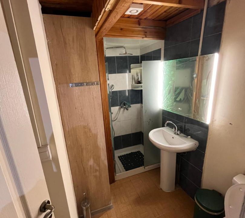 Photo of Bathroom in Odou