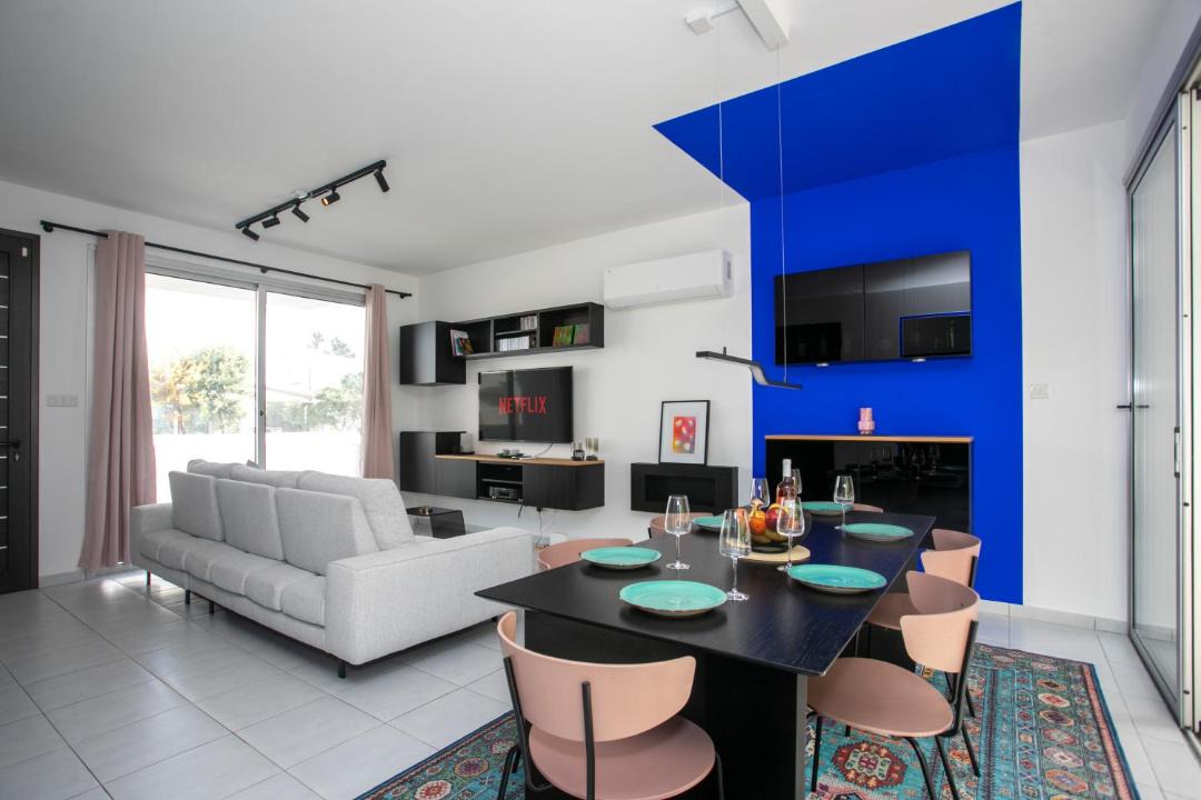 Photo of Livingroom in Meneou