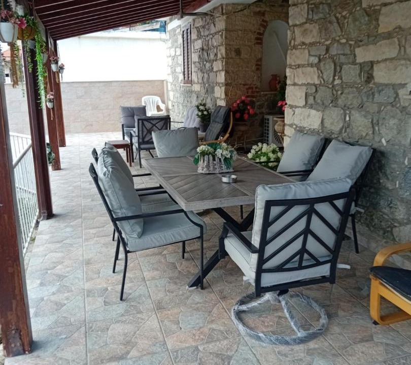 Photo of Patio Balcony in Pelentri