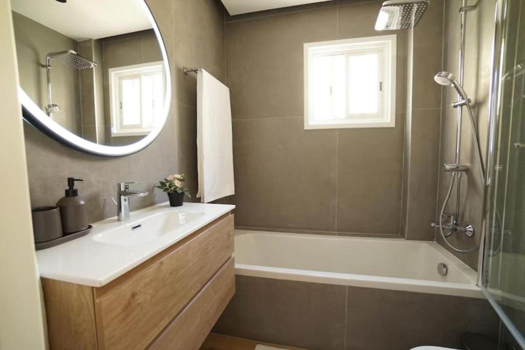 Photo of Bathroom in Neapolis