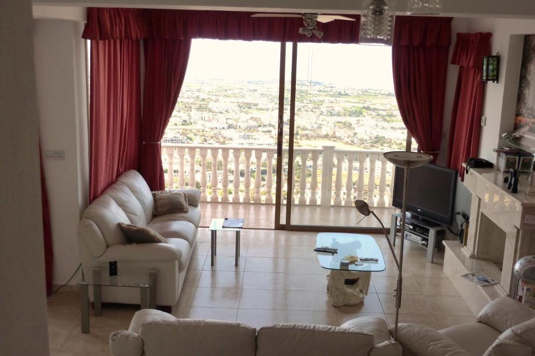 Photo of Livingroom in Peyia Town